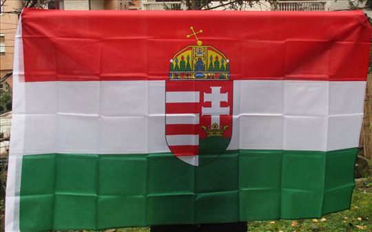 Zastava Mađarske sa grbom