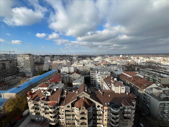 Lepo opremljen stan u centru Starog grada