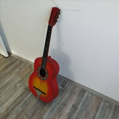 Gitara crvena