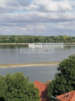 Stan u Starom Slankamenu na obali Dunava