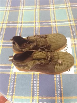 Zelene plitke cipele sa metalnim ojačanjem