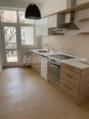80m2 u Katanićevoj, Hram, prazan ili polunamesten
