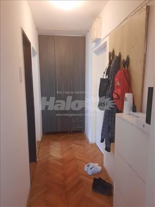 Uknjizen, na okretnici 43, sa terasom