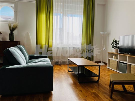 Moderan salonac u srcu Vračara