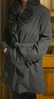 Sivi markirani kaput 38.broj