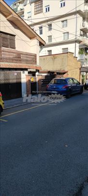 Stan u kuci, parking. Vozdovac