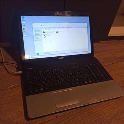 Laptop radnom stanju 