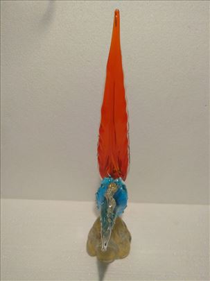 kristalna figura ptice u jarkim bojama u ekstra st