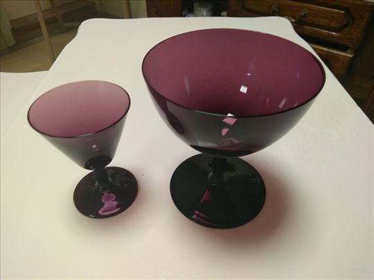  ljubičaste čaše dva kompleta-veće i manje