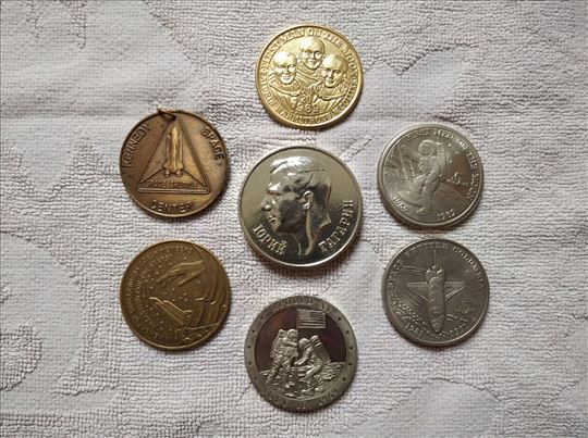 Kosmos SSSR i SAD. 5 medalja i 2 novčića (dolara)