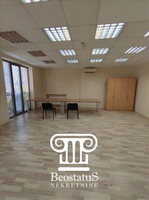 Centar, Brankova, 210m2, 5 kancelarija, II.sprat