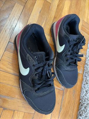 Nike zenske patike broj 40 (25.5 cm)