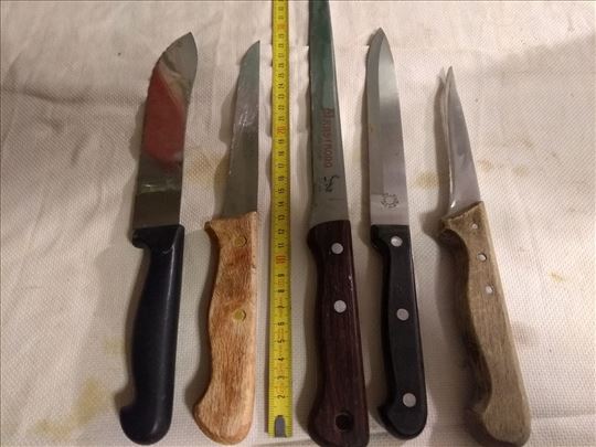 Višak kuhinjskih noževa