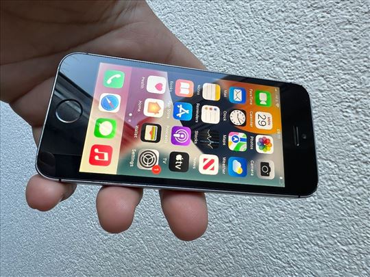 iPhone SE 16 gb