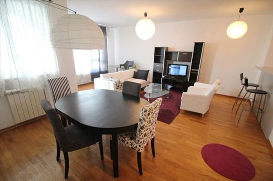 Odličan, svetao stan sa dve spavaće sobe, ID 5248