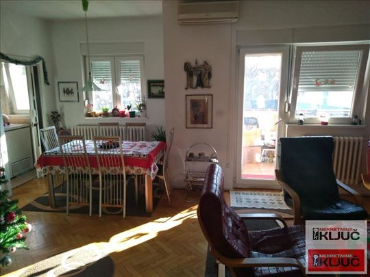 FutoŠka Pijaca, 79m2, Trosoban sa Gratis Tavanom 2