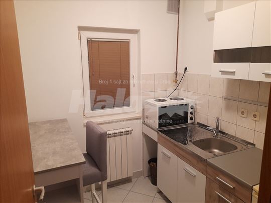 Jednosoban stan - Petlovo brdo