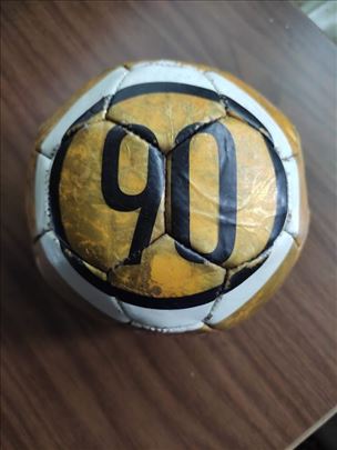 Nike 90 zlatna lopta