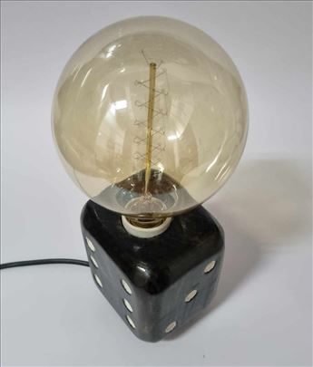 Lampa "Kockica" (unikatna, ručno rađena)