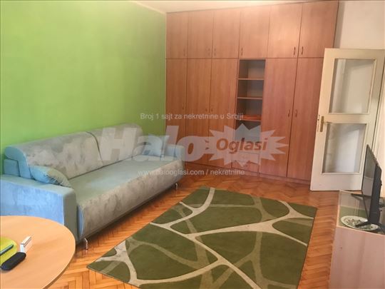 Centar, lep, moderan, namešten, 38m2