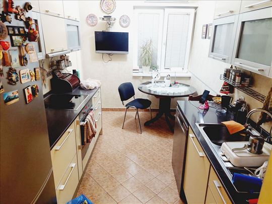 Renoviran sa niskim režijama, pet friendly
