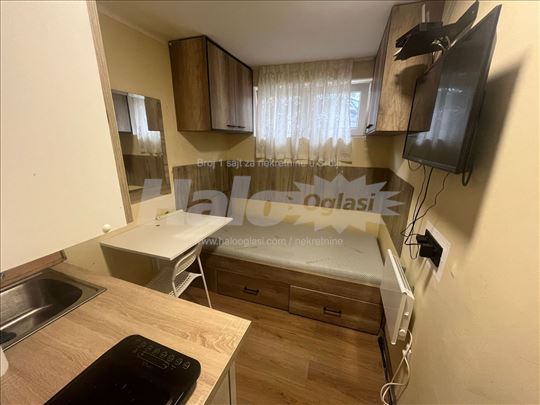Novi Železnik - renoviran suteren garsonjera 8m2 