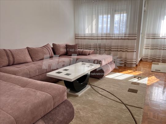 Moderan dvosoban stan, 68m², Zemun Polje 