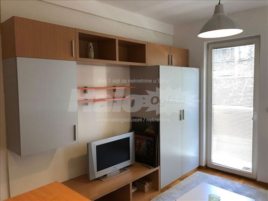 Garsonjera kod FONa