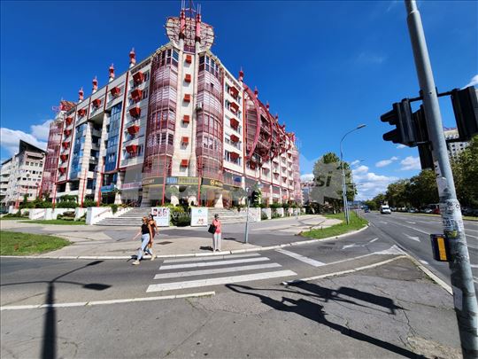 YUBC dvosoban 75m2 stan na izdavanje