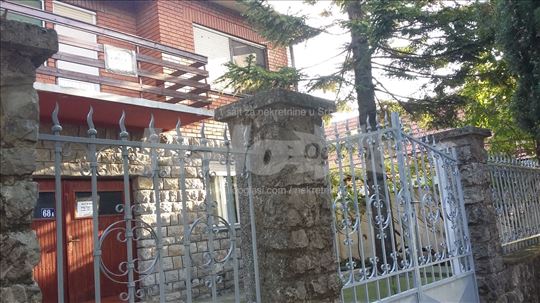 Prodaj/menam kuću u NovomBečeju za stan u Beogradu