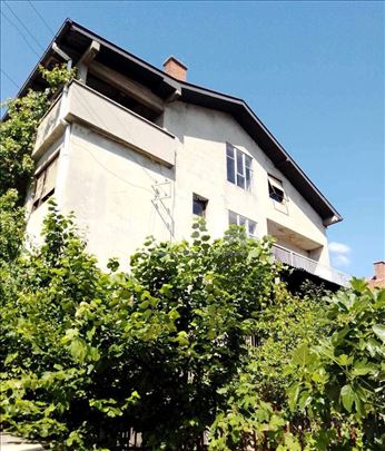 Višespratna kuća u Vranju