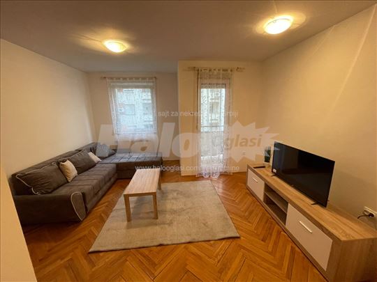 Garsonjera - Grbavica, dvorišno orijentisana