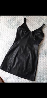Nova sa etiketom crna kožna haljina
