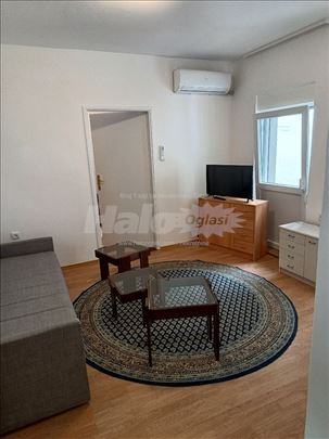 Prodajem stan u zajednickom dvoristu kod djerma