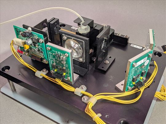Nihon Kohden laserski analizator modul (deo)