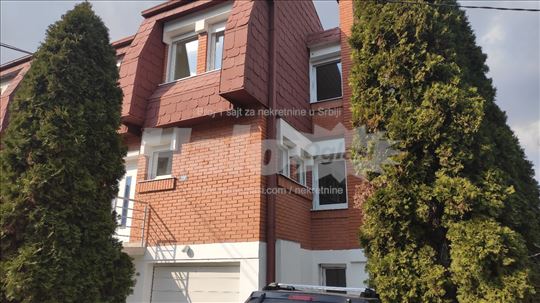 Prodajem stan pored Dunava