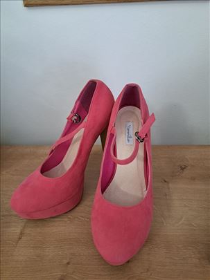 Nove Baby pink cipele od prevrnute kože 