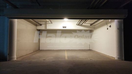 Izdaju se garažna mesta 26 m2 / Blok64 / N.Beograd