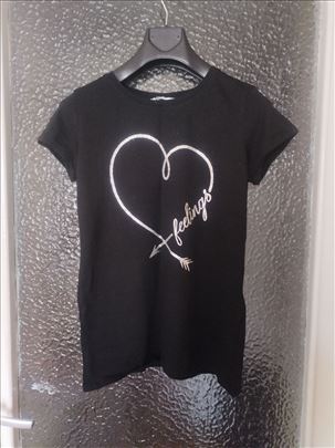 Nova sa etiketom crna majica sa šljokicama