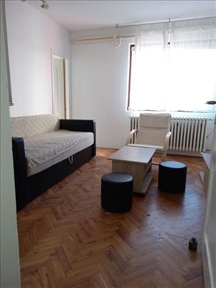 Dvosoban stan u ulici Petra Drapšina u Novom Sadu