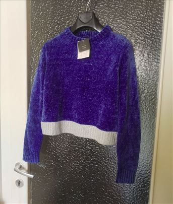 Novi sa Et plavi džemper sa srebrnim detaljima 