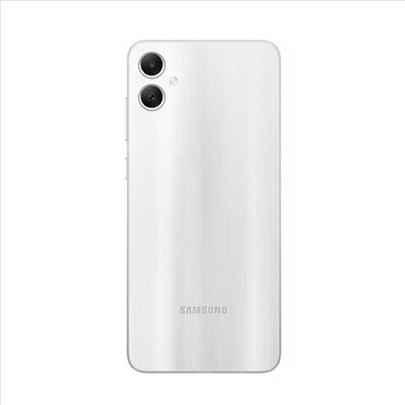Samsung A05 4/64gb Silver Novo! 