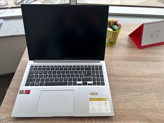 Asus Vivobook laptop