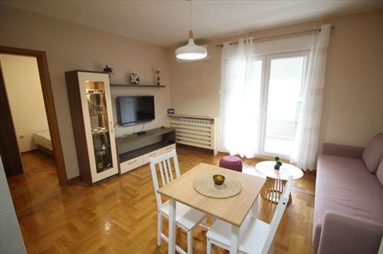 Nov stan kod Mašinskog fakulteta, garaža,ID 7287