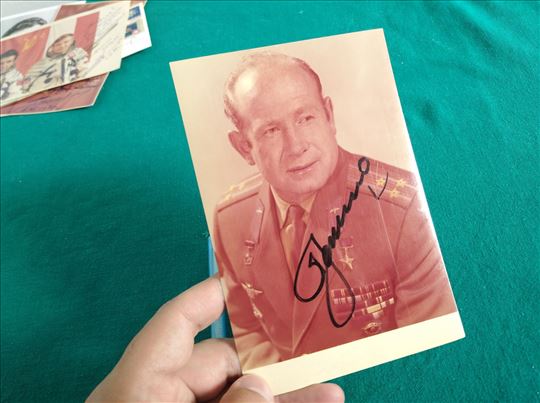 Autogram kosmonauta SSSR - Aleksej Leonov.