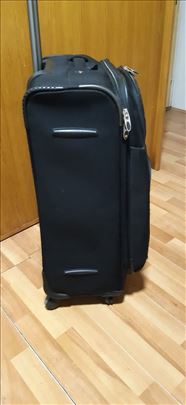 Očuvan kofer 65x46x24cm 