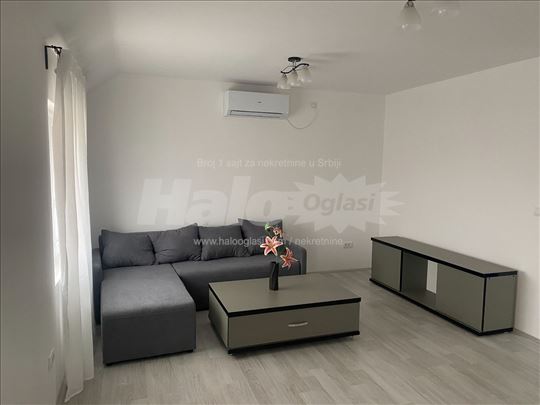 Novoopremljen dvosoban stan u Borči
