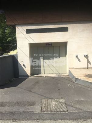 Izdajem garazno mesto Preševska