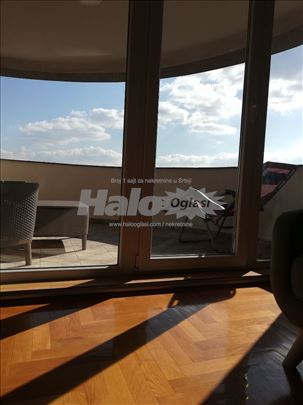 Hit! Izdajem Lux 2,5 stan Zemun/Altina,70 m2