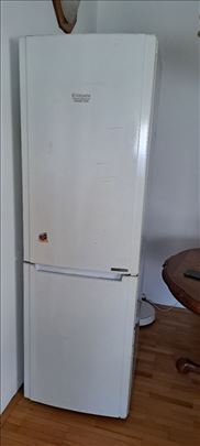 Prodajem kombinovani frižider zamrzivač